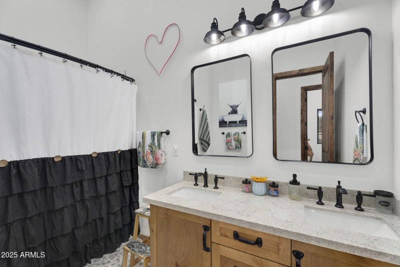 38-web-or-mls-2304 W Silverdale Rd-41