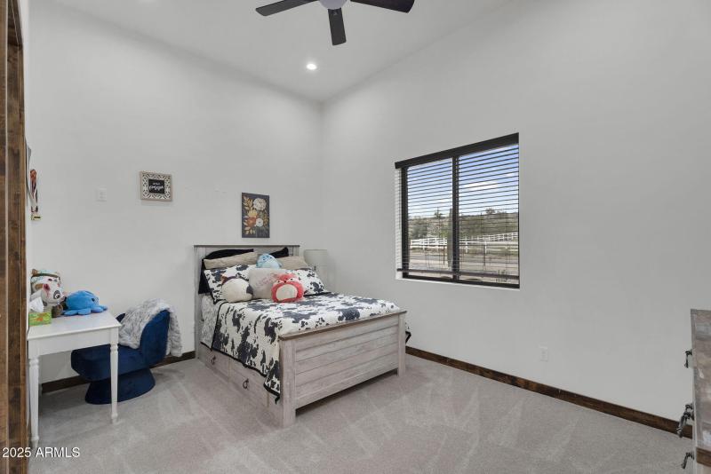 42-web-or-mls-2304 W Silverdale Rd-45