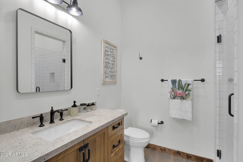 45-web-or-mls-2304 W Silverdale Rd-47