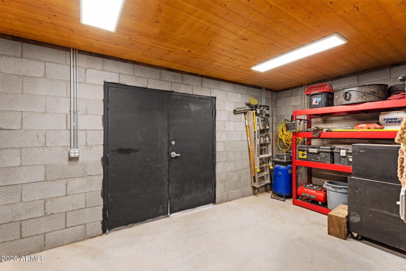 50-web-or-mls-2304 W Silverdale Rd-54