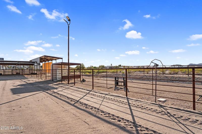 73-web-or-mls-2304 W Silverdale Rd-77