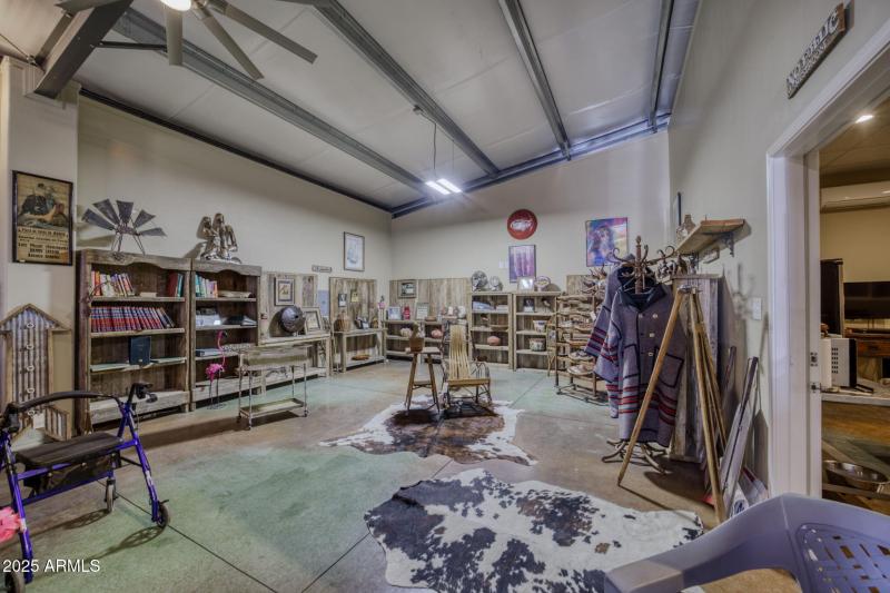 15-web-or-mls-864 W Main St-12