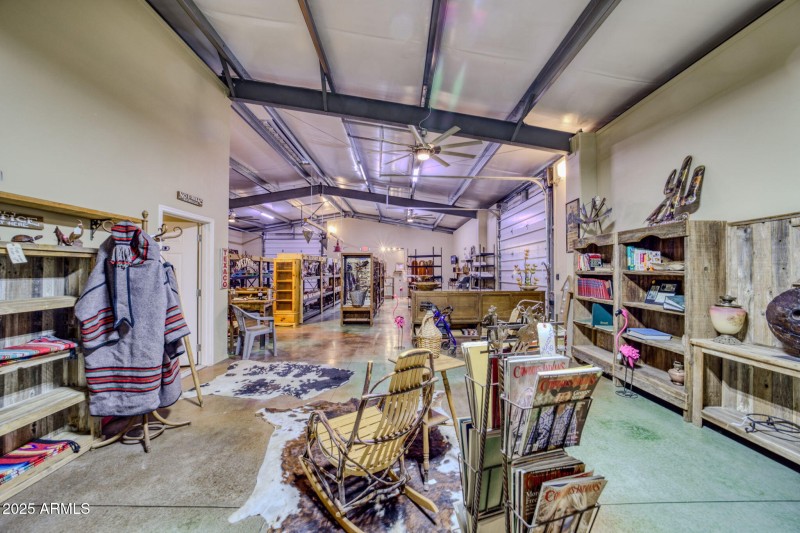 19-web-or-mls-864 W Main St-16