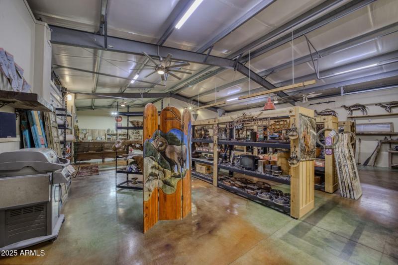 28-web-or-mls-864 W Main St-25