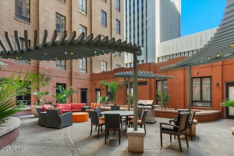 Large Outdoor Courtyard on 2nd Floor