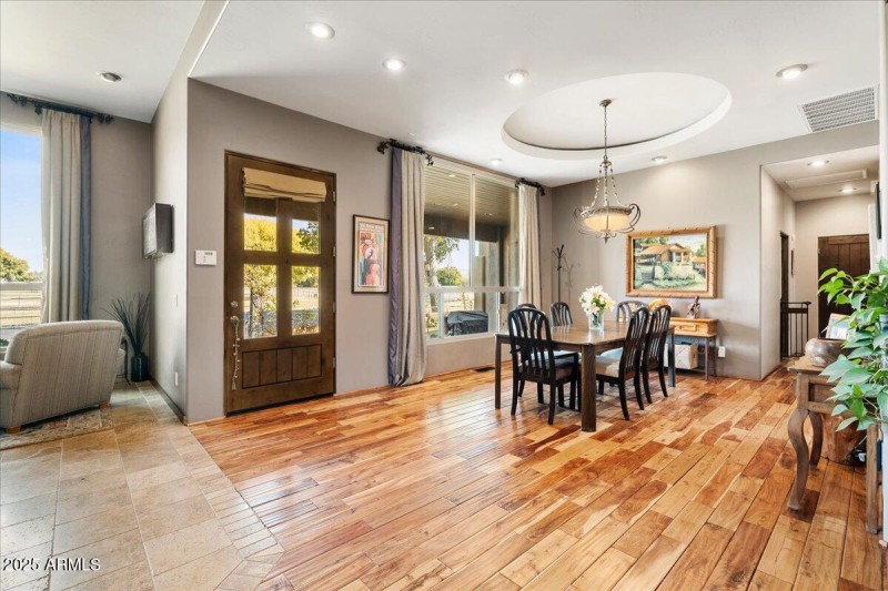 003-Entry & Dining Area