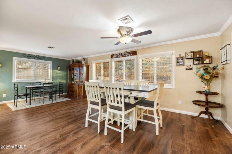 20-Breakfast Nook to Dining TW