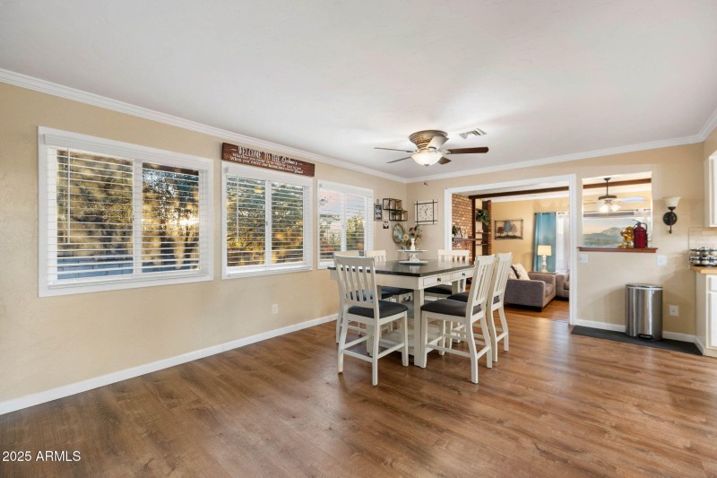 21-Dining to Breakfast Nook TW