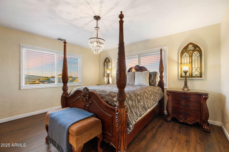 36-Primary Bedroom TW (6)