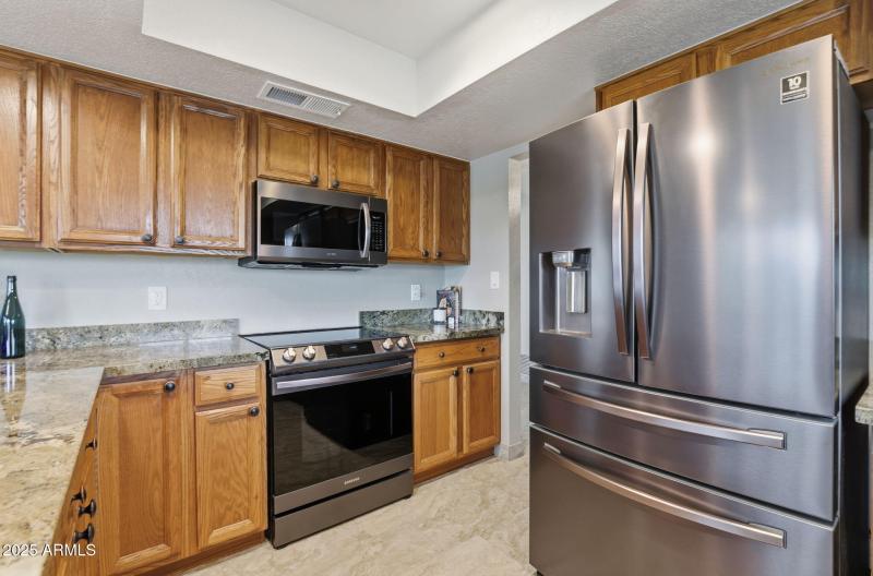 16-web-or-mls-18421 N Sierra Vereda Rio