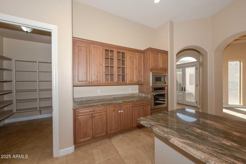 Kitchen-Walk-in-Pantry