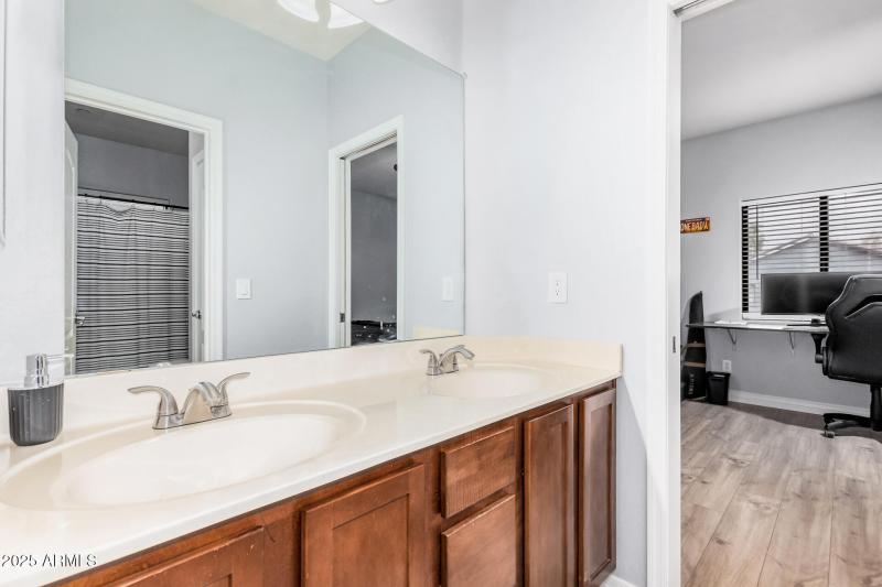 Secondary Bathroom - Jack and Jill