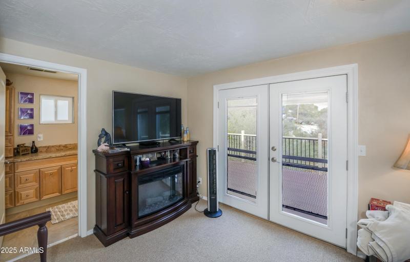 07 upstairs living c