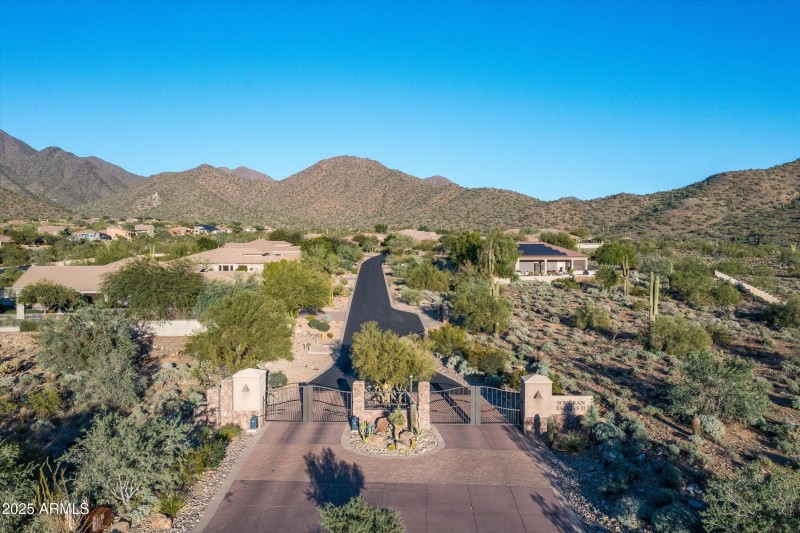 Sonoran Estates II gate