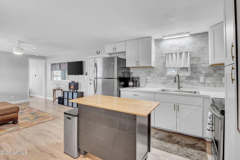 9-web-or-mls-8639 E Delilah Ave-9