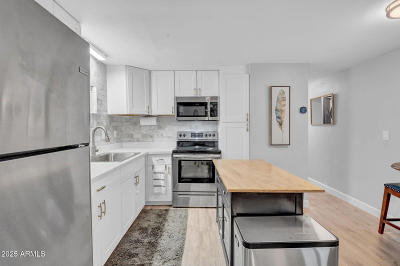 8-web-or-mls-8639 E Delilah Ave-8