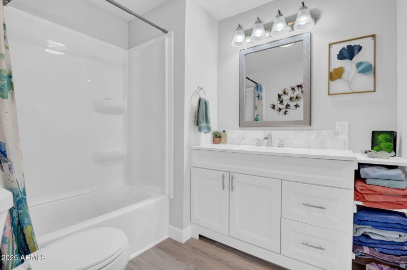 12-web-or-mls-8639 E Delilah Ave-12