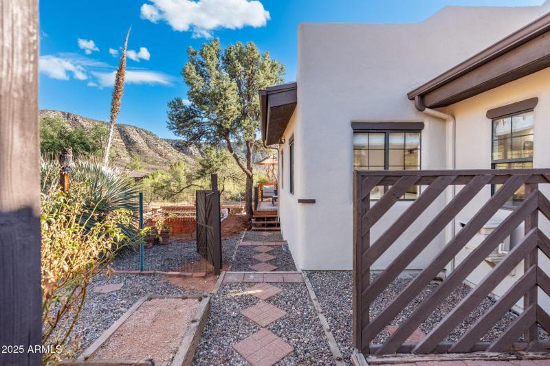 49-web-or-mls-DSC08260-HDR-Edit