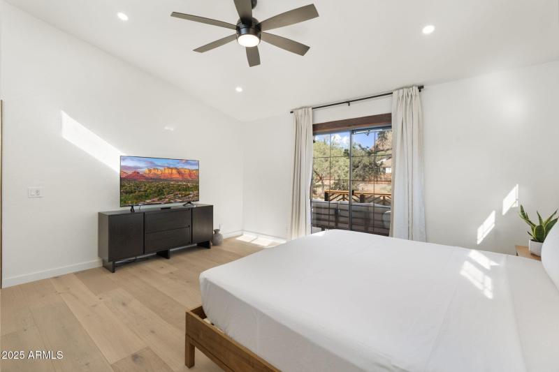 17-web-or-mls-DSC08137 copy (1)