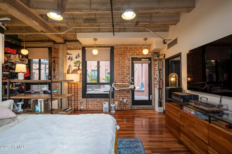 Direct Access to 2nd Floor Outdoor Space