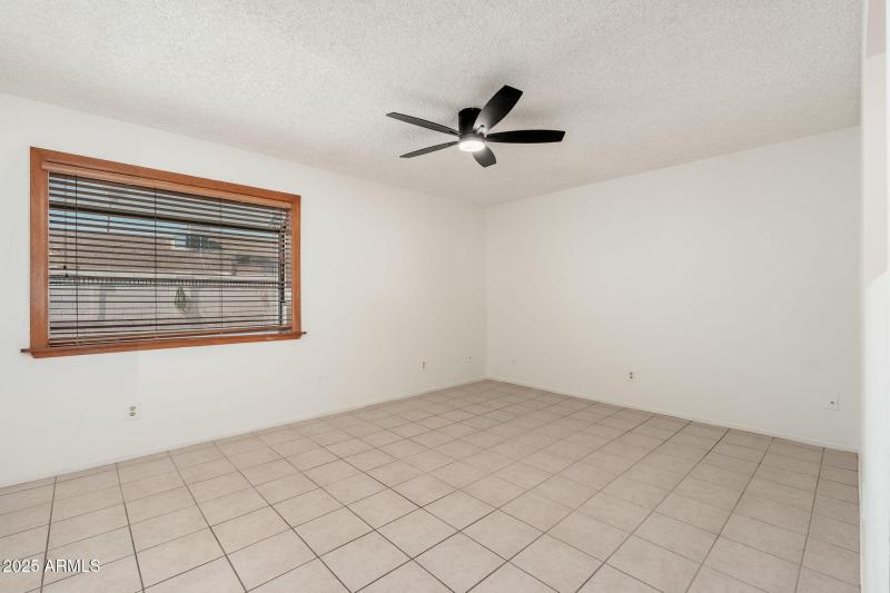 8902 W Columbus Ave - 017