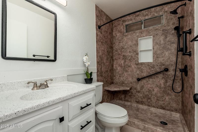 8902 W Columbus Ave - 019