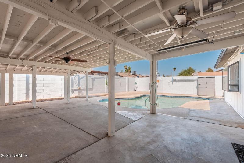 8902 W Columbus Ave - 031