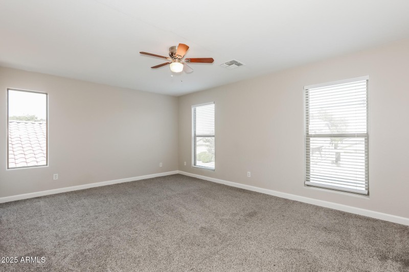 011-photo-main-bedroomi-14927065