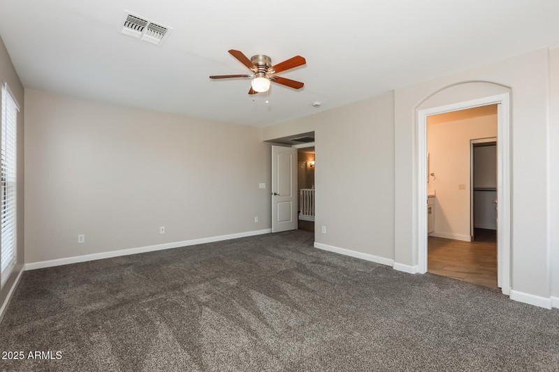 012-photo-main-bedroom-14927066