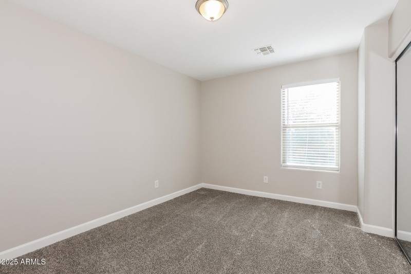 015-photo-bedroom-14927059