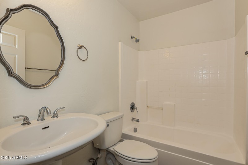 018-photo-bathroom-14961716