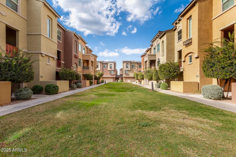 240-W-Juniper-Ave-1096-MLS-30