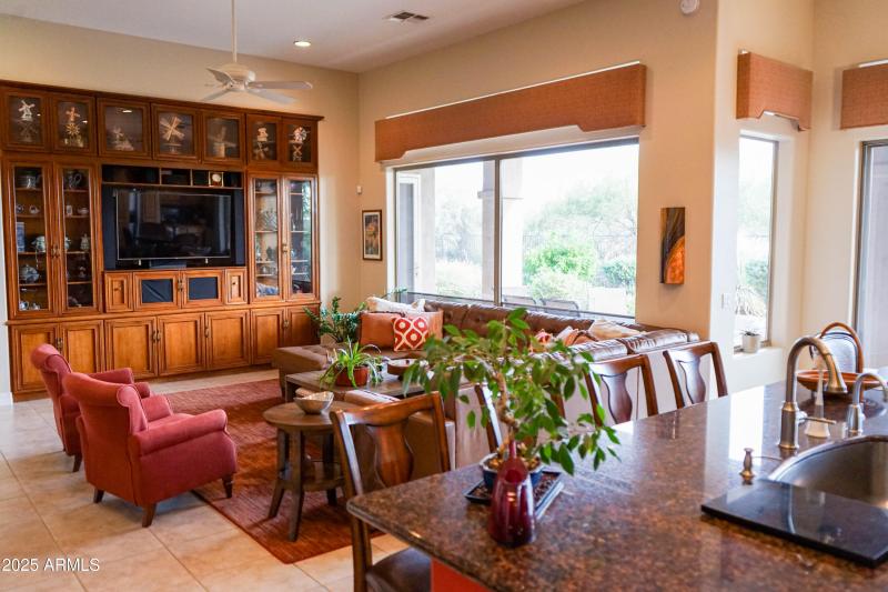 Familyroom Picture 2