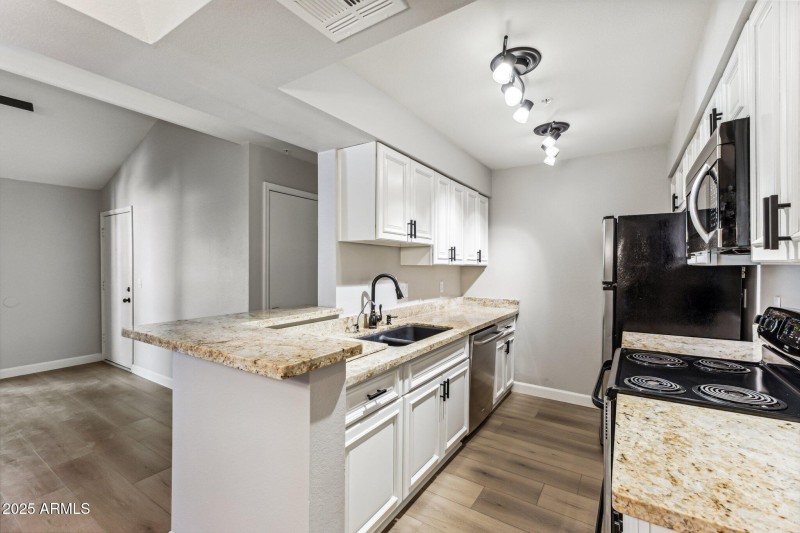 4-web-or-mls-10610-s-48th-st-2016