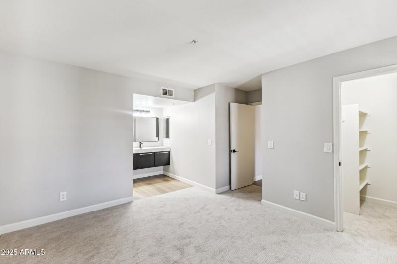 7-web-or-mls-10610-s-48th-st-2016