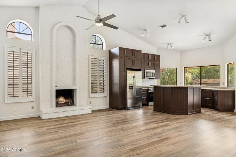 9-web-or-mls-9857-e-windrose-dr