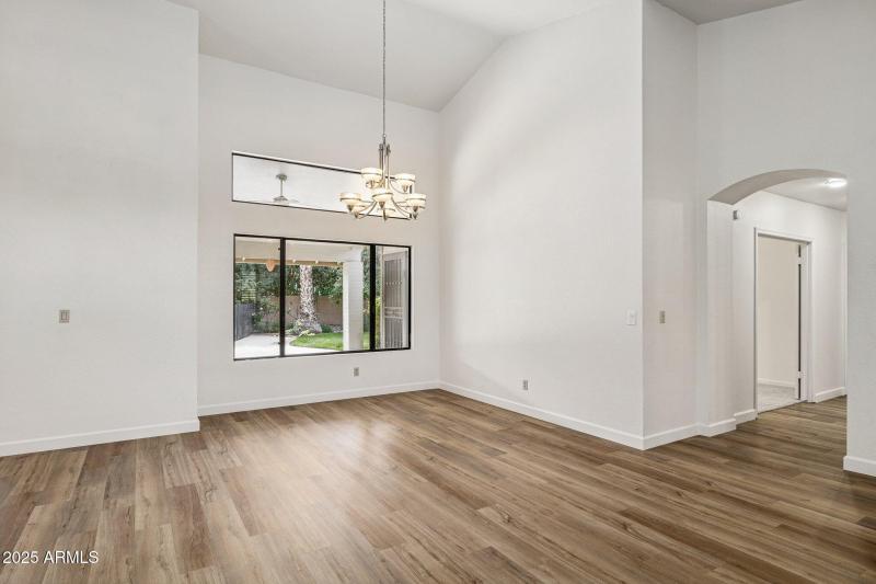 4-web-or-mls-9857-e-windrose-dr