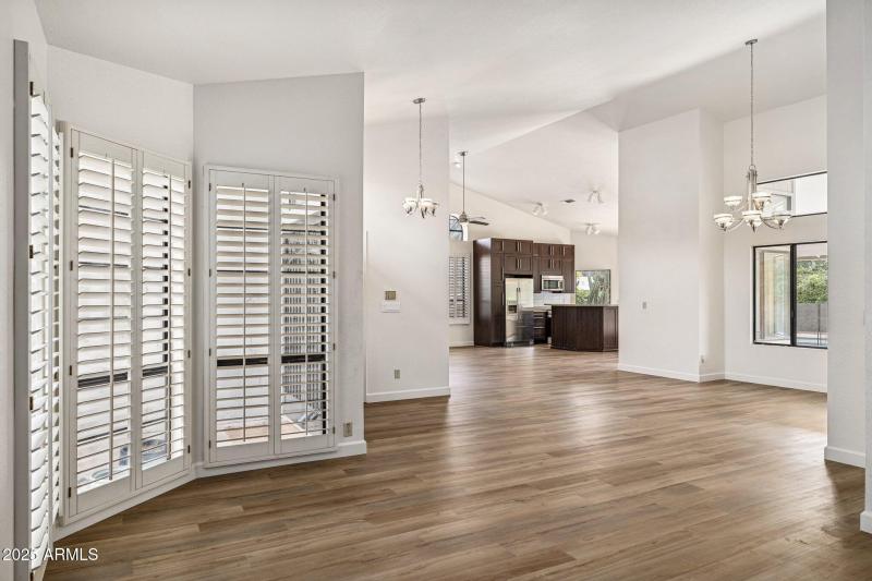 6-web-or-mls-9857-e-windrose-dr