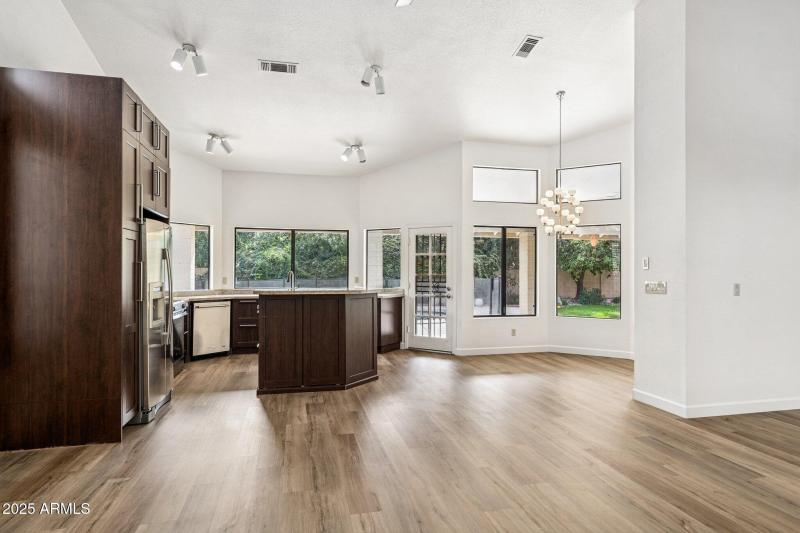 11-web-or-mls-9857-e-windrose-dr