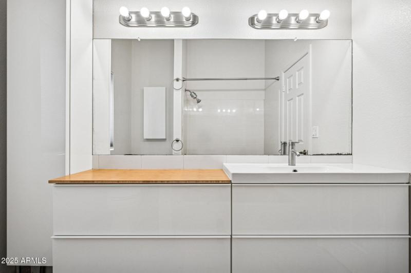 30-web-or-mls-9857-e-windrose-dr