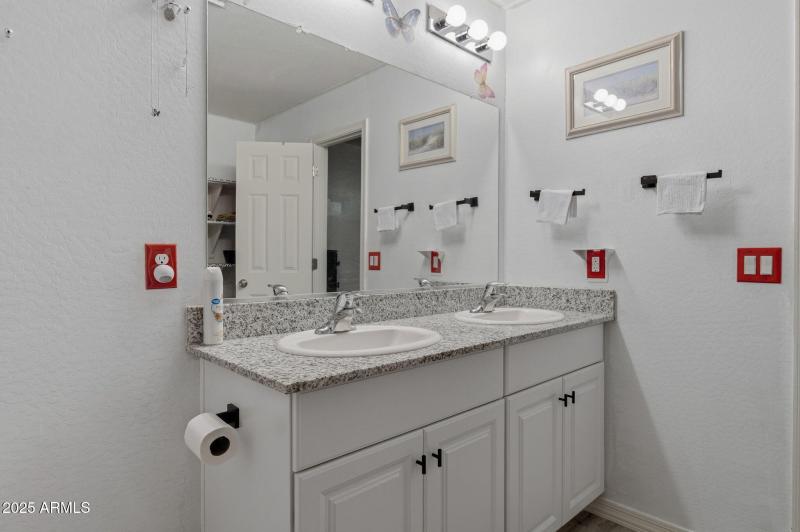 33-web-or-mls-45433 W Sandhill Rd-33