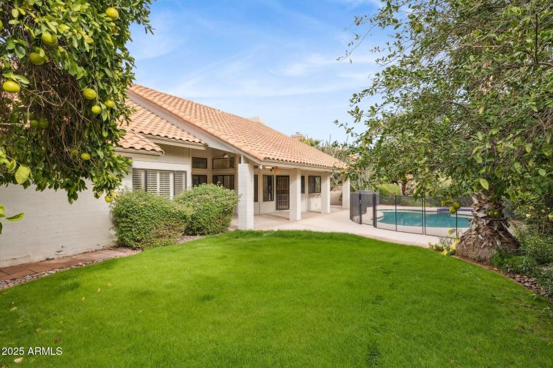 42-web-or-mls-9857-e-windrose-dr