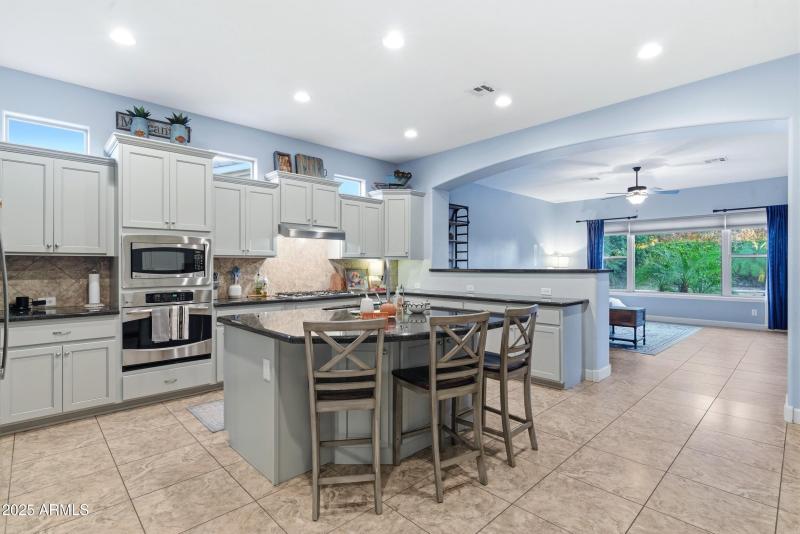 13_b5f98b30-092f-47b8-88cc-23838643cb84