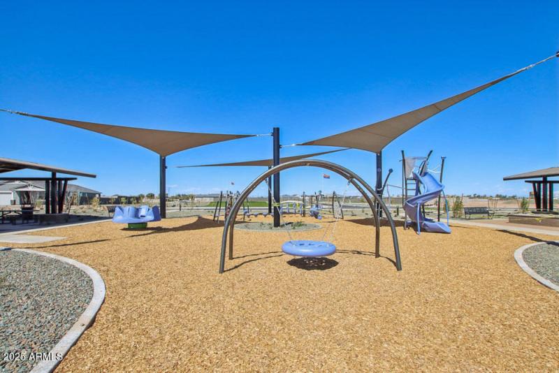 47-web-or-mls-W Beryl Ave-909