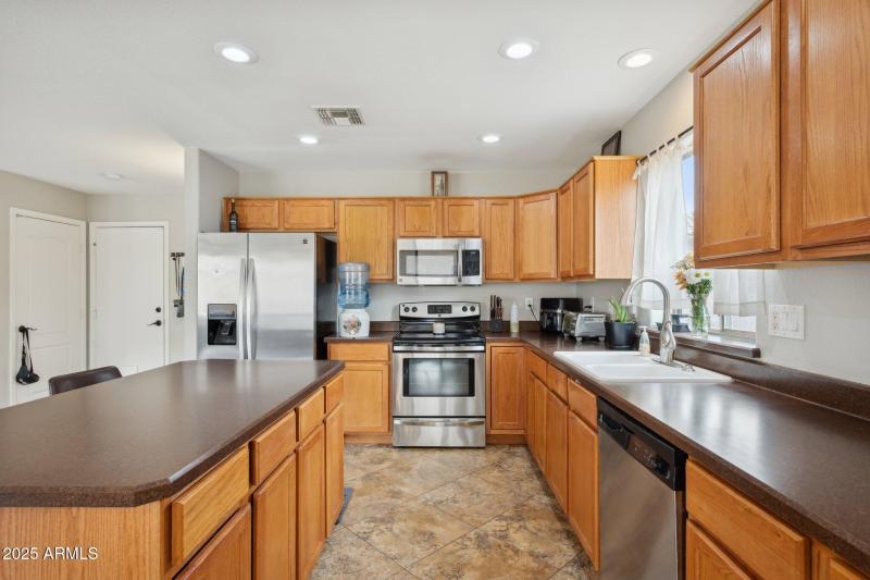 16-web-or-mls-41919-colby-dr