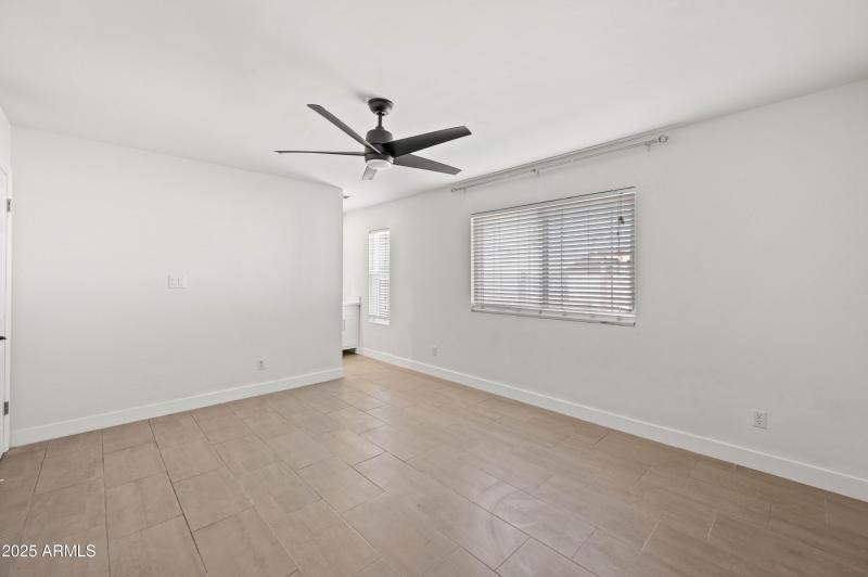 4046 E Hidalgo Ave Phoenix AZ 85040-18