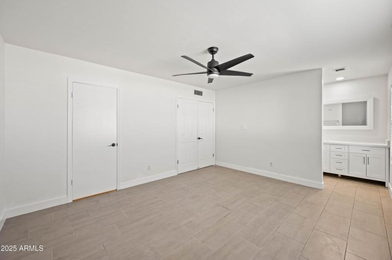 4046 E Hidalgo Ave Phoenix AZ 85040-19