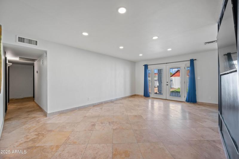 4046 E Hidalgo Ave Phoenix AZ 85040-27