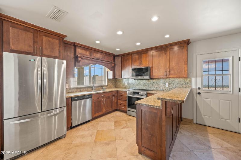 4046 E Hidalgo Ave Phoenix AZ 85040-39