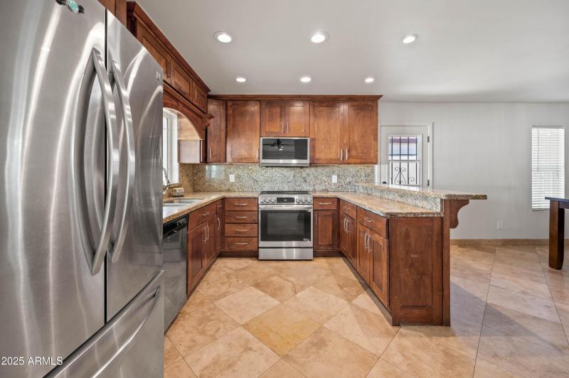 4046 E Hidalgo Ave Phoenix AZ 85040-40